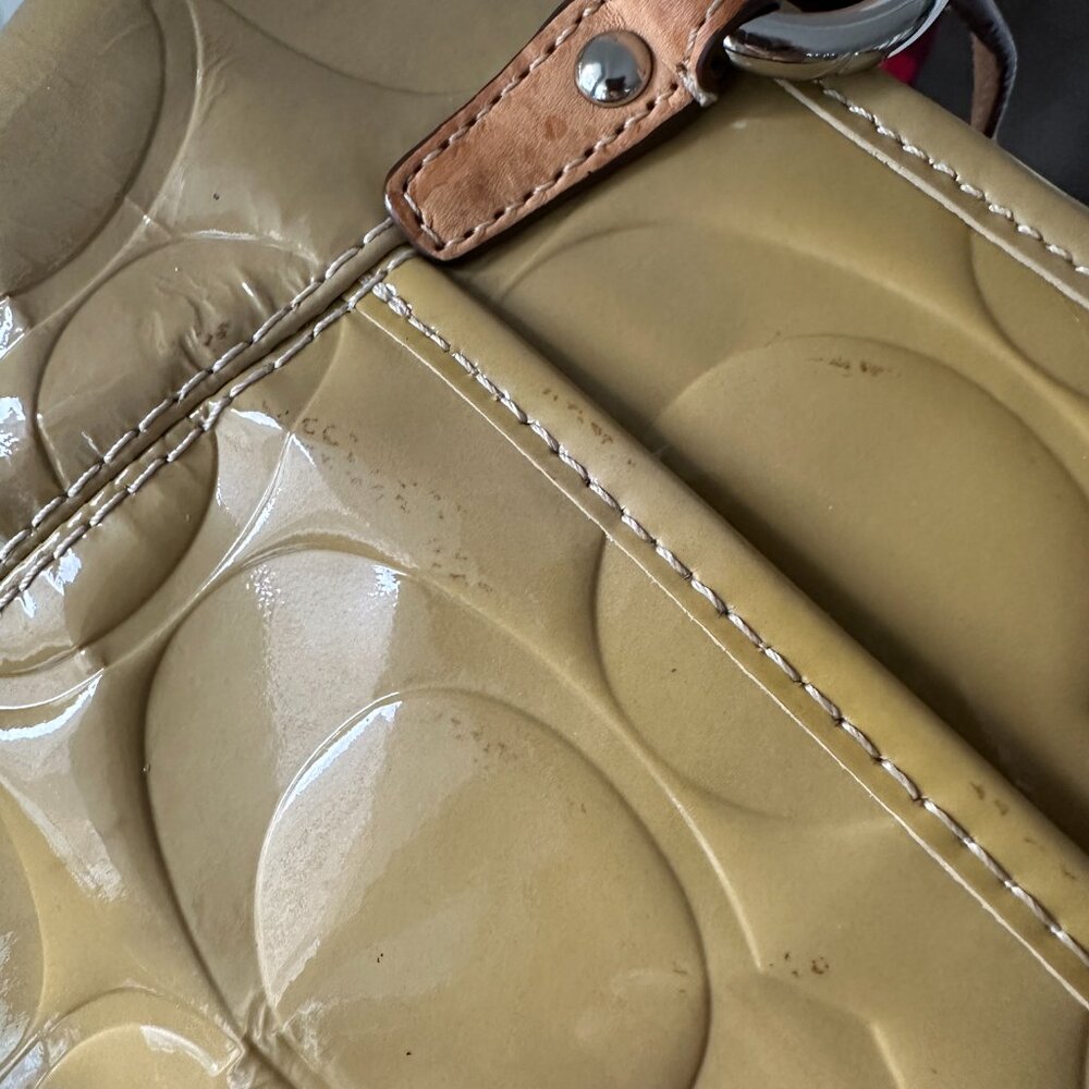 Coach Small Leah Embossed Yellow Patent Leather - Picture 4 of 6